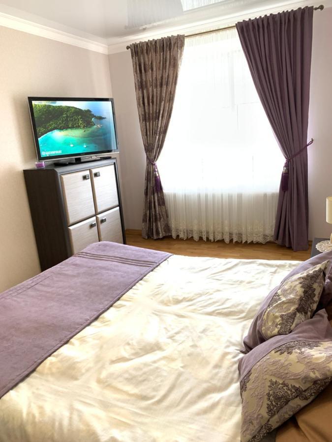 Appartement Центр. Поруч Парк Та Став à Ternopil Extérieur photo